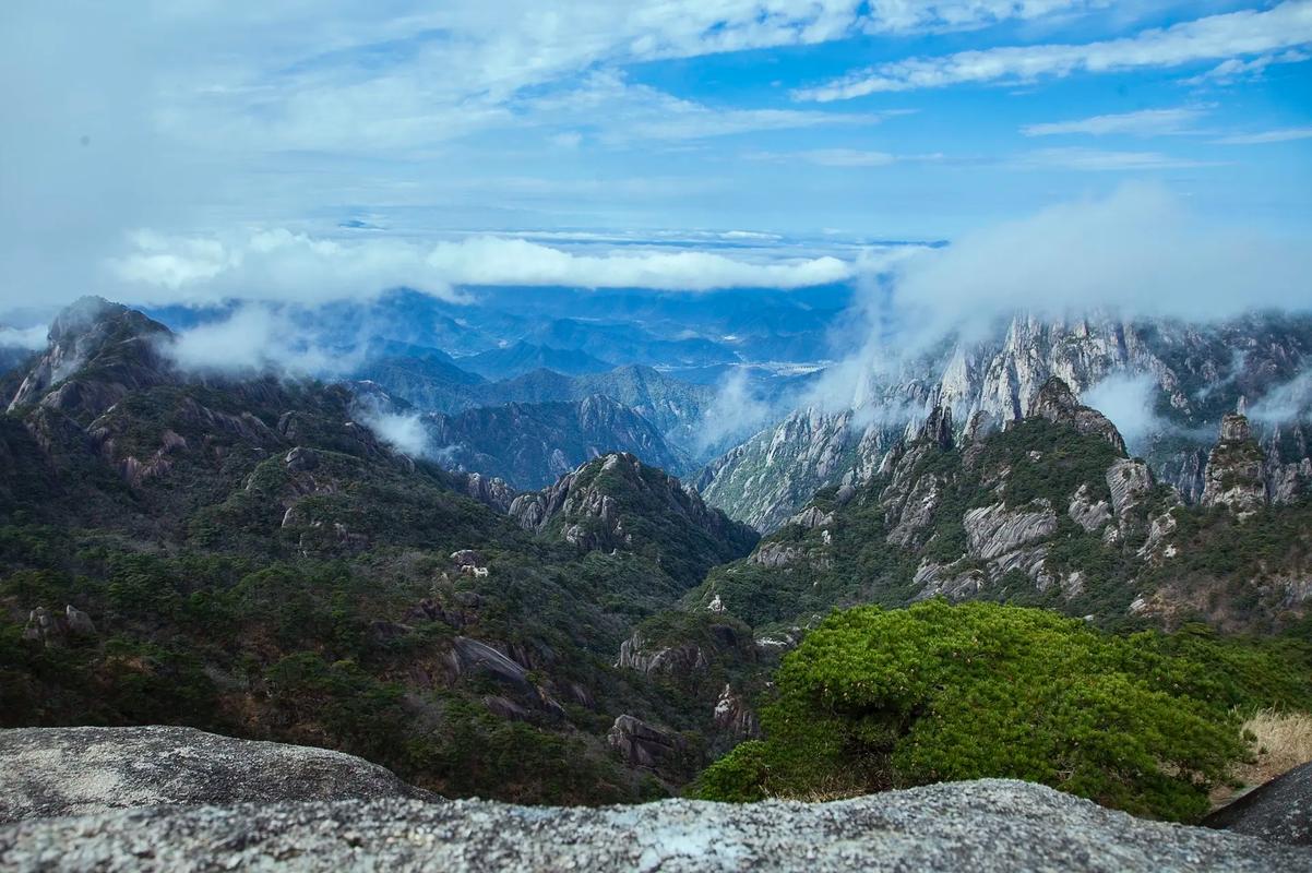 Bright-Summit-Huangshan